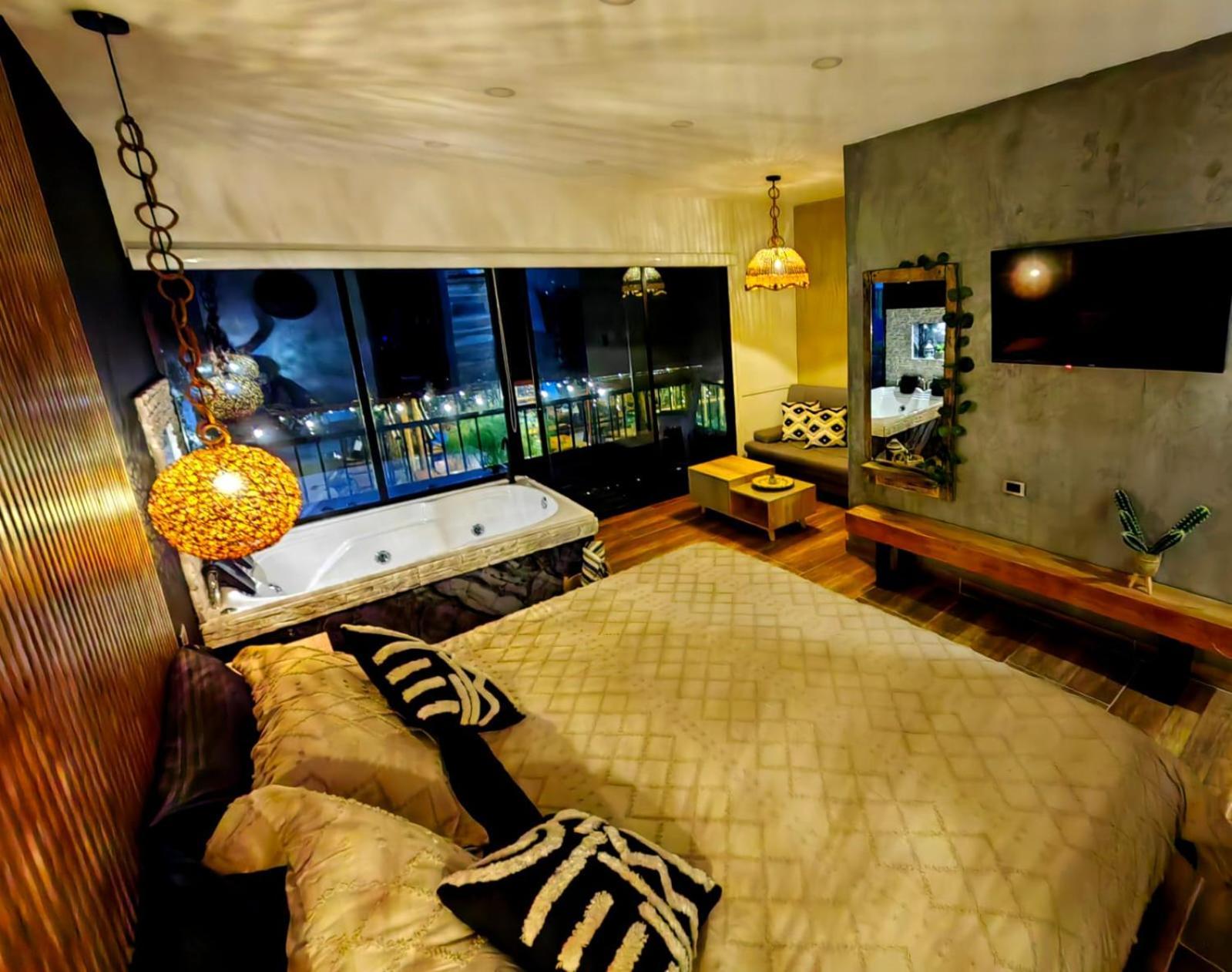 סאלנטו Habitacion Deluxe 2 Con Jacuzzi A 20 Mt Del Parque מראה חיצוני תמונה