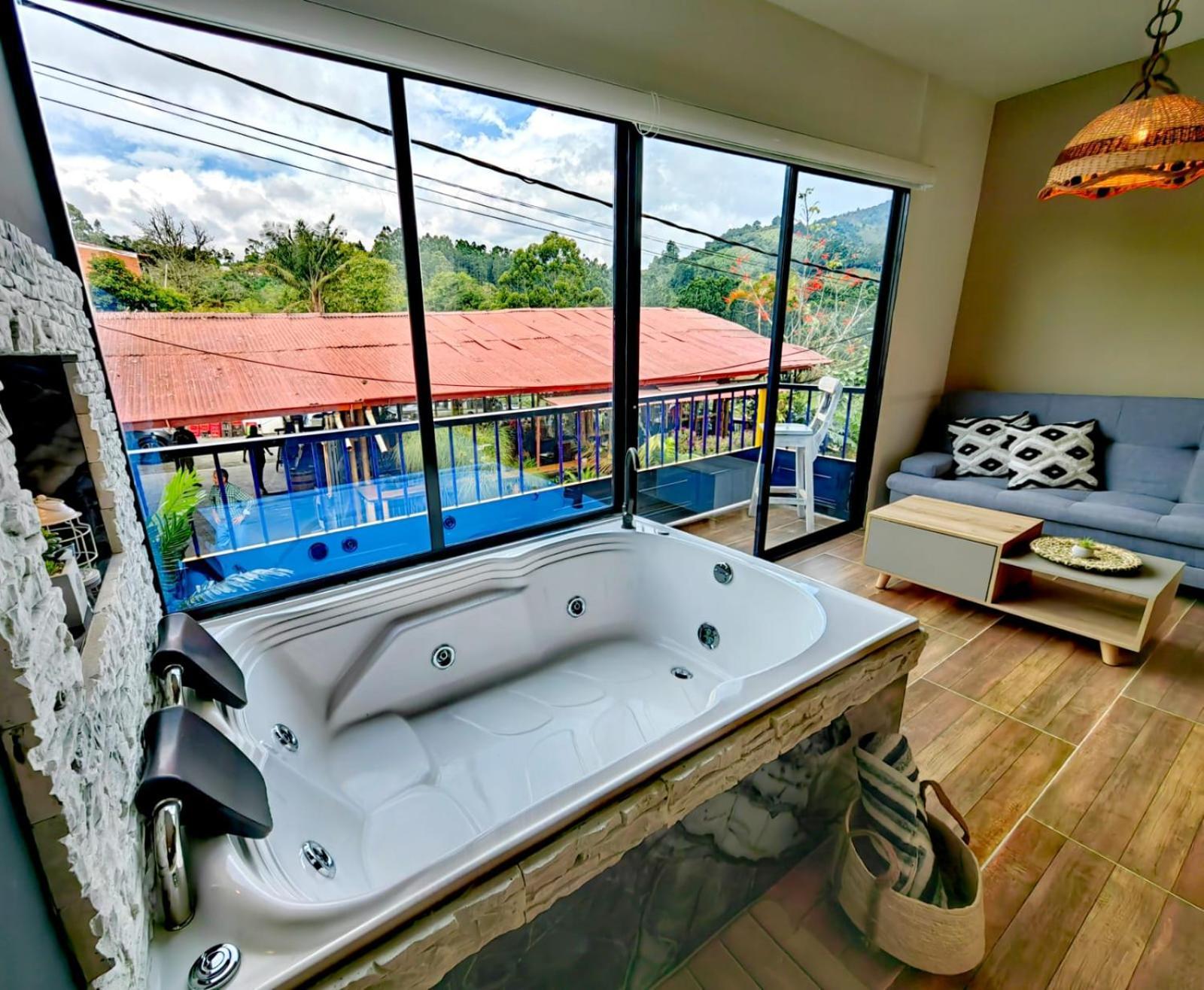 סאלנטו Habitacion Deluxe 2 Con Jacuzzi A 20 Mt Del Parque מראה חיצוני תמונה